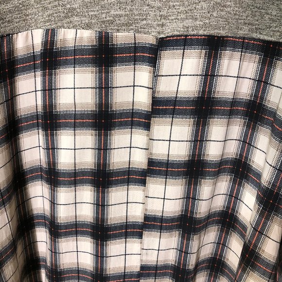 She + Sky Brown Plaid Bubble Sleeves Knitted Top - Picture 12 of 13